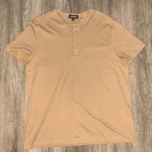 Express Men's Short Sleeve Hidden Placket Henley Shirt Tan Size L